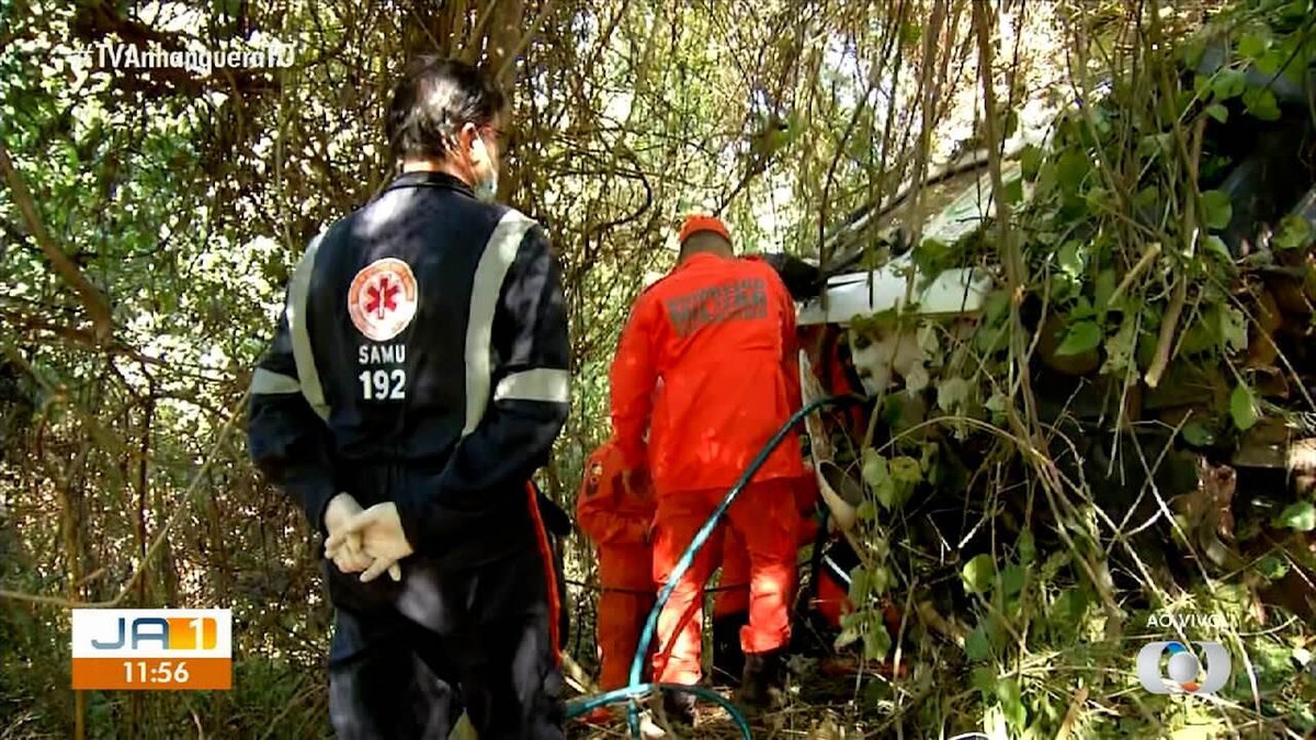 Acidente na TO-030: Pane nos freios causa queda de caminhão em penhasco