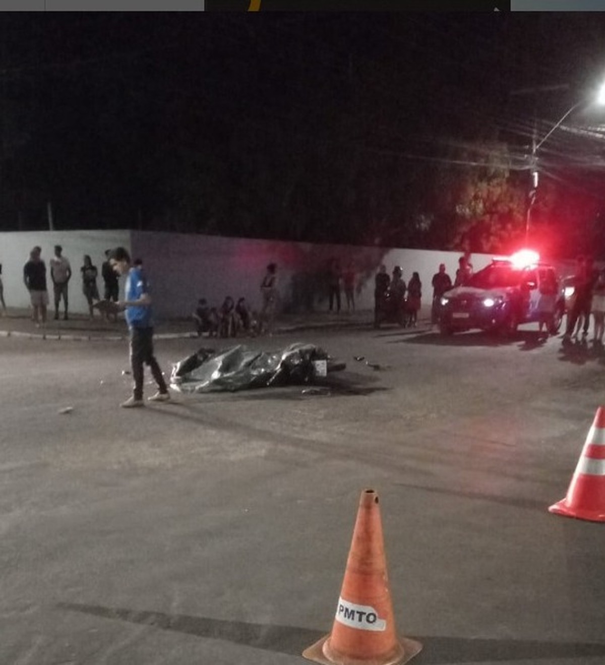 Motociclista de 27 anos morre atropelado por caminhão-baú em Colinas do Tocantins.