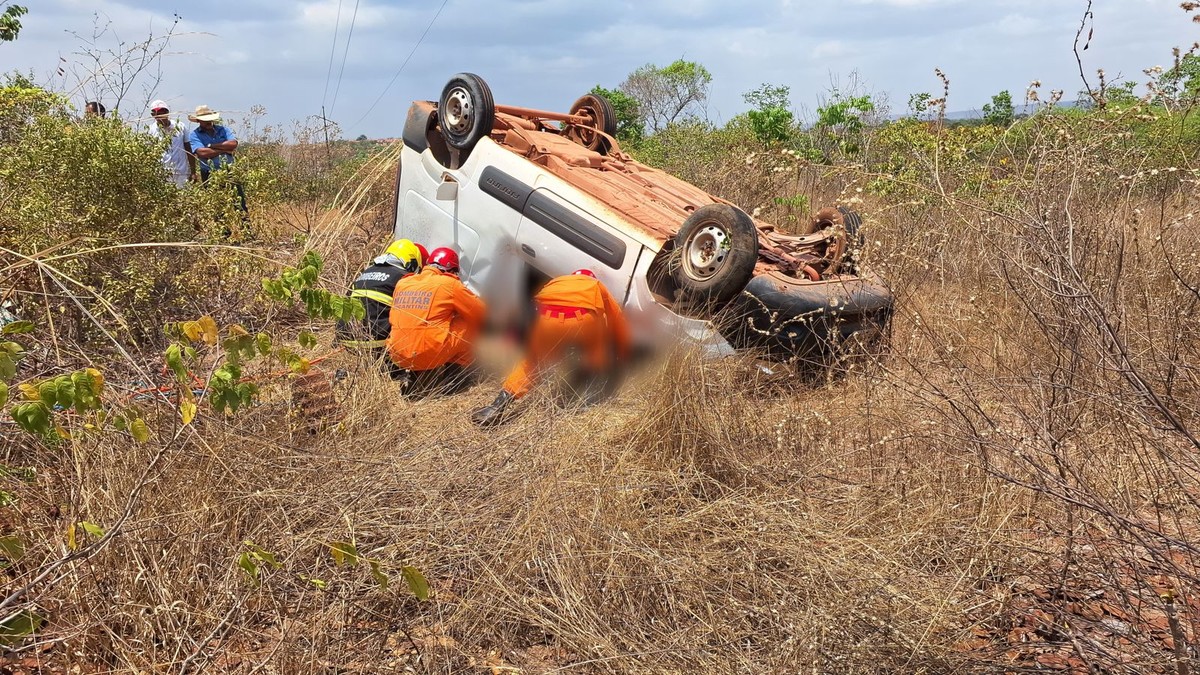 Tragédia na TO-341: Homem morre em acidente com carro transportando carne bovina