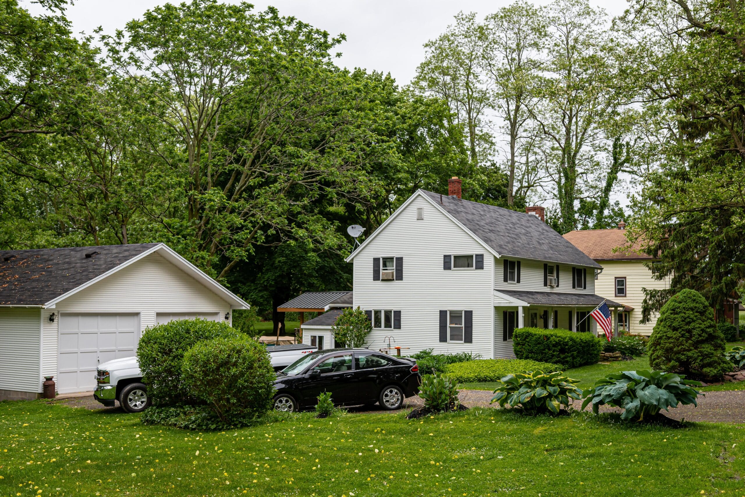 Por que as casas americanas são feitas de madeira e no Brasil de tijolo? Descubra a razão surpreendente!